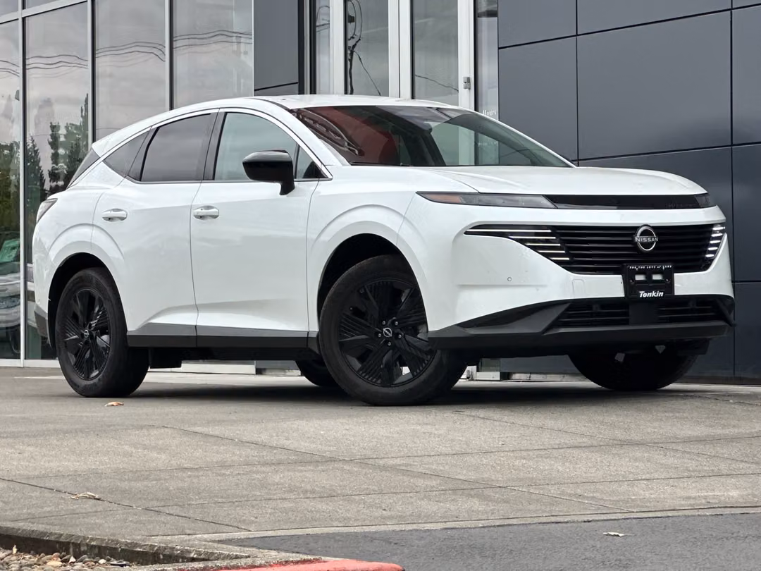 2025 Nissan Murano SV - Image 2