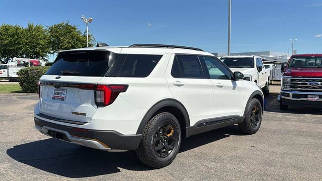 2026 Ford Explorer Tremor - Image 3