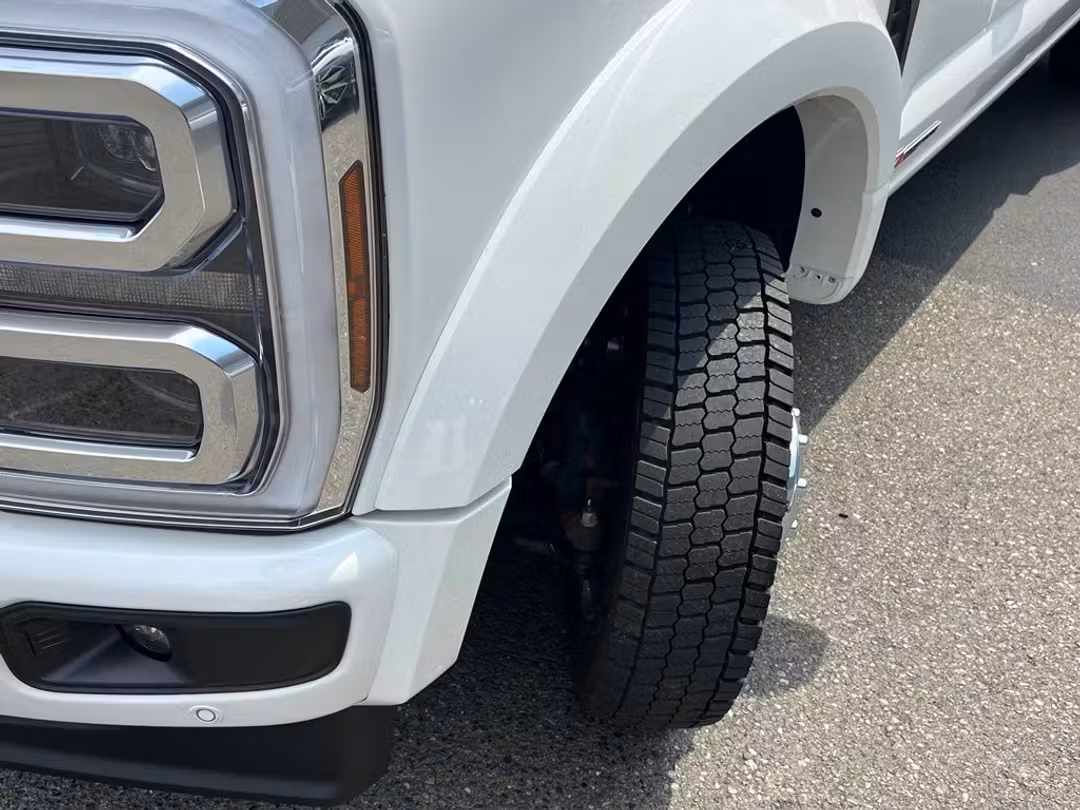 2026 Ford F-450Sd Platinum - Image 3