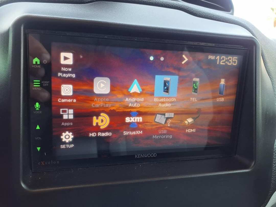 2019 Jeep Renegade Latitude - Image 3