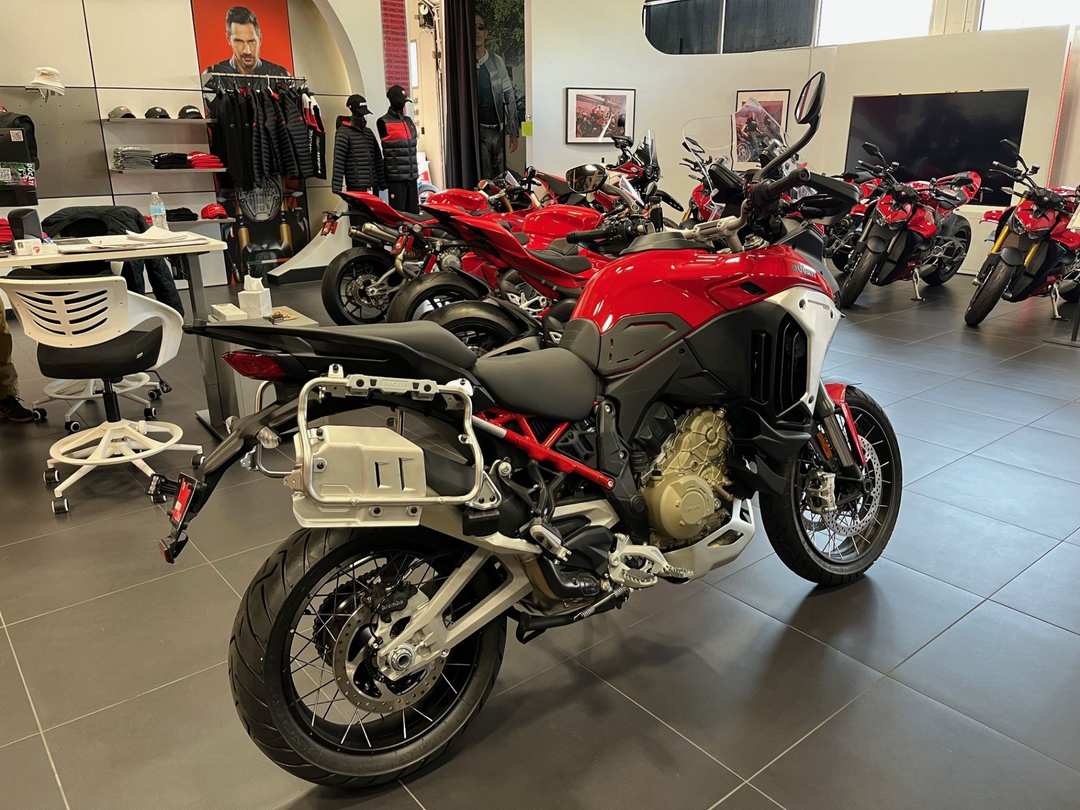 2025 Ducati Multistrada V4 Rally Adventure Travel & Radar - Image 2