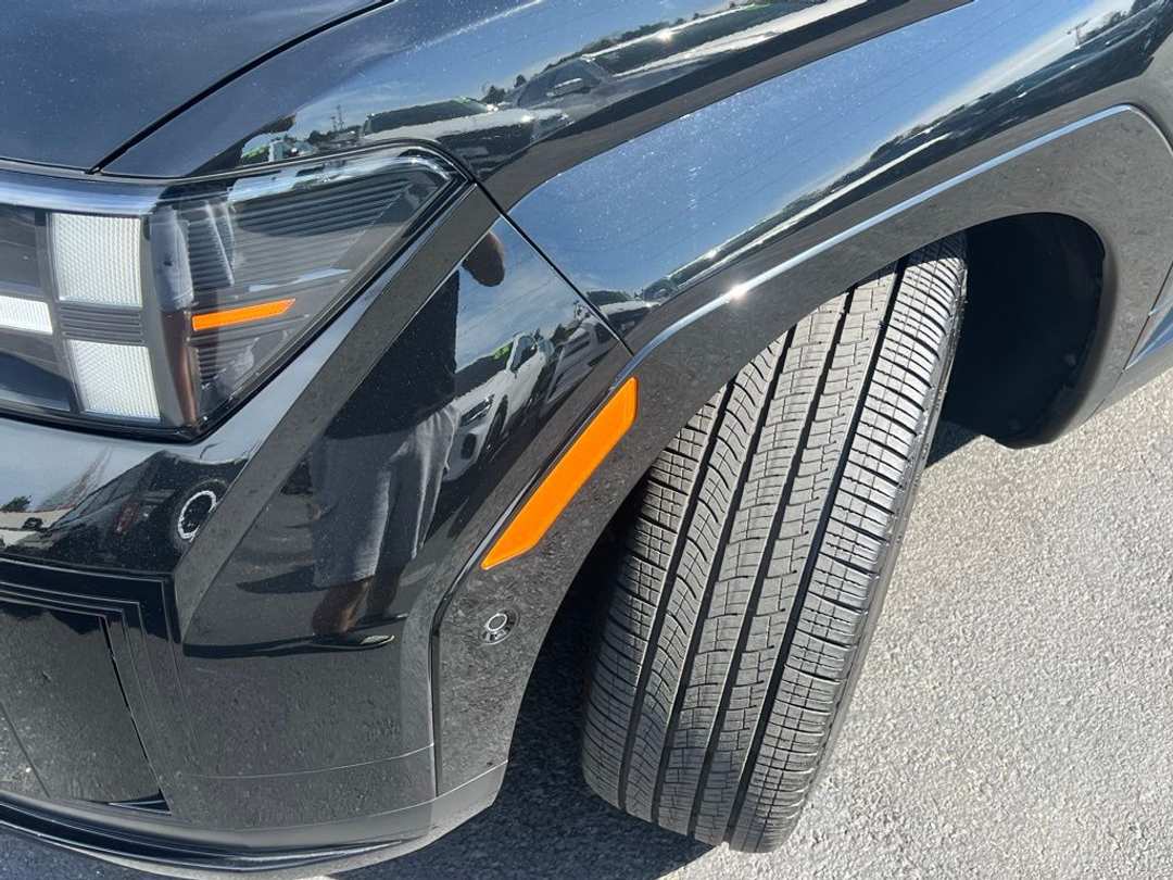 2024 Hyundai Santa Fe Calligraphy - Image 3