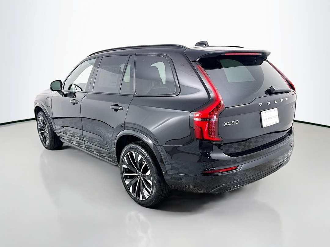 2026 Volvo Xc90 Plug-In Hybrid T8 Ultra - Image 3