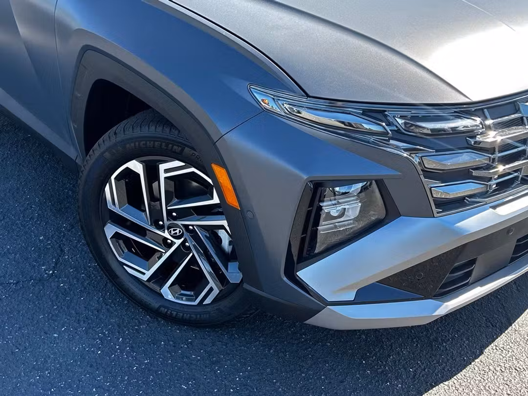 2026 Hyundai Tucson Limited - Image 2