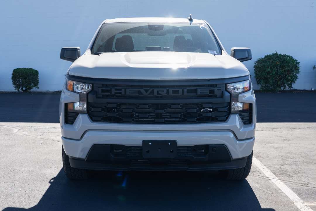 2026 Chevrolet Silverado 1500 Custom - Image 2