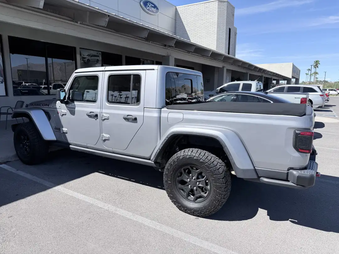 2020 Jeep Gladiator Rubicon - Image 3