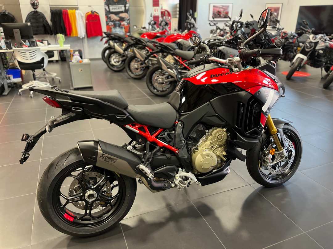 2027 Ducati Mts V4 Pp - Image 2