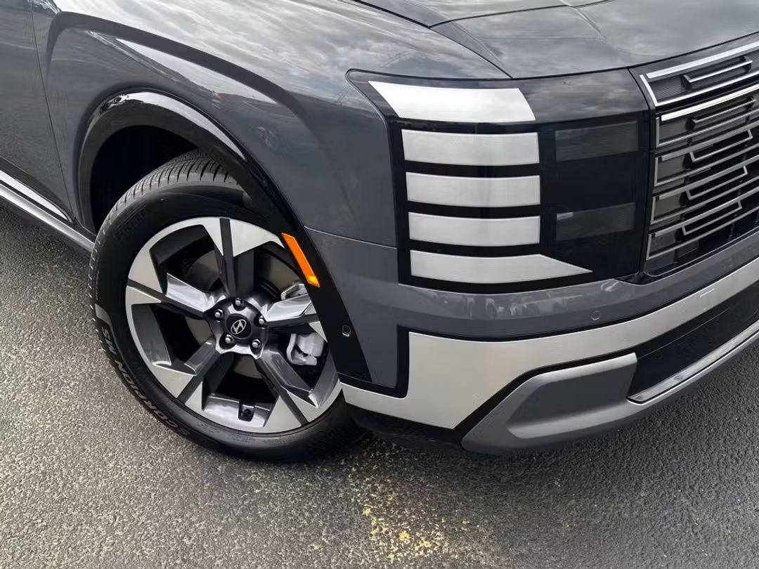 2026 Hyundai Palisade Hybrid Limited - Image 2