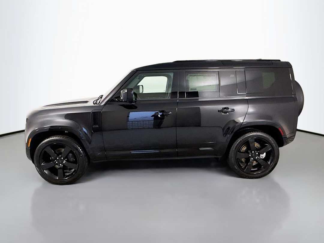 2026 Land Rover Defender 110 XDynamic SE - Image 2