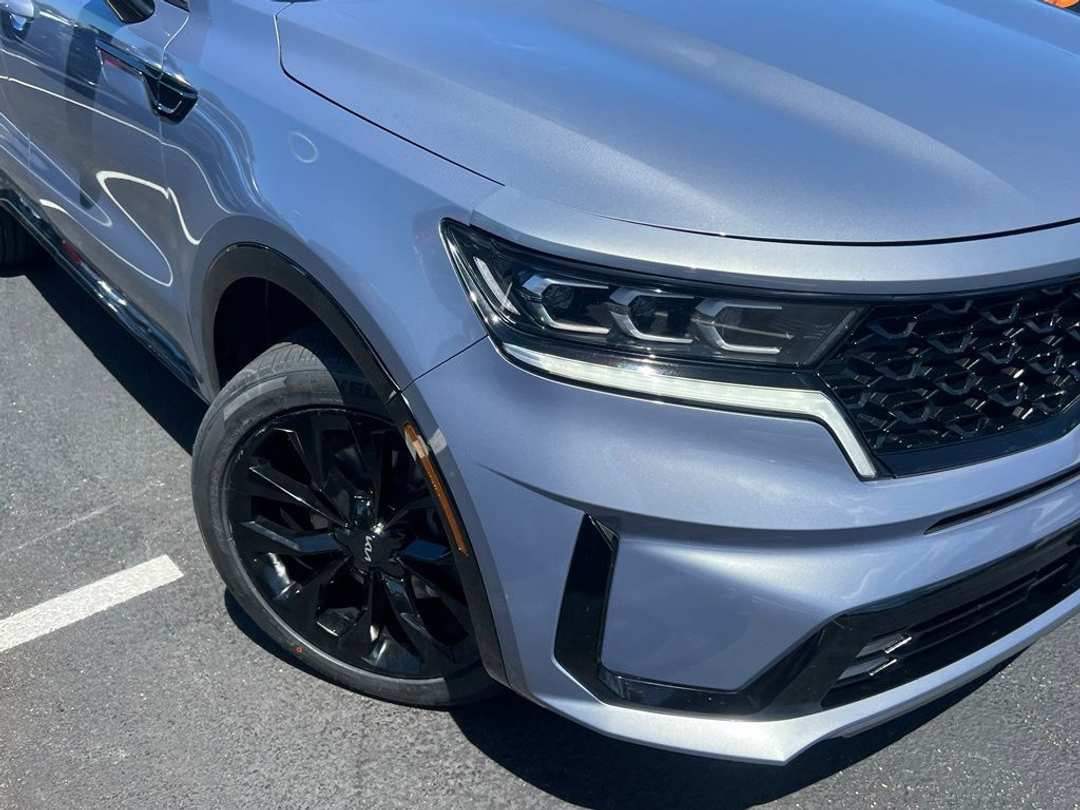2022 Kia Sorento SX - Image 2