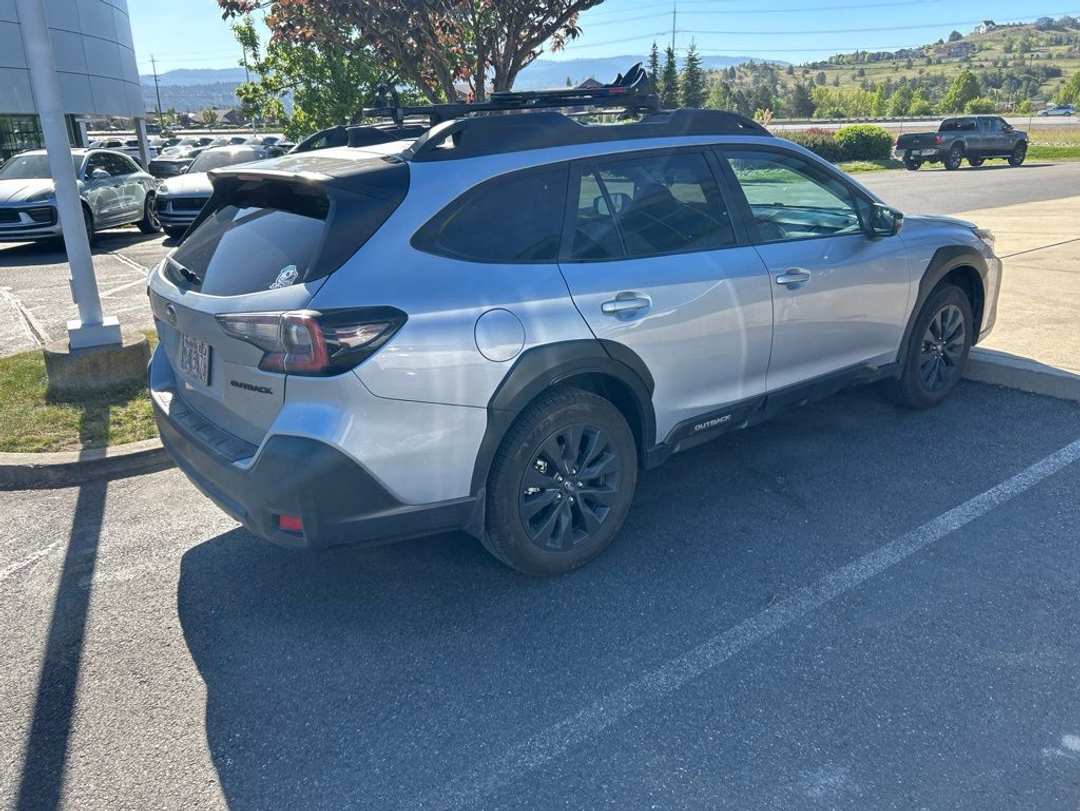 2024 Subaru Outback Onyx Edition - Image 3