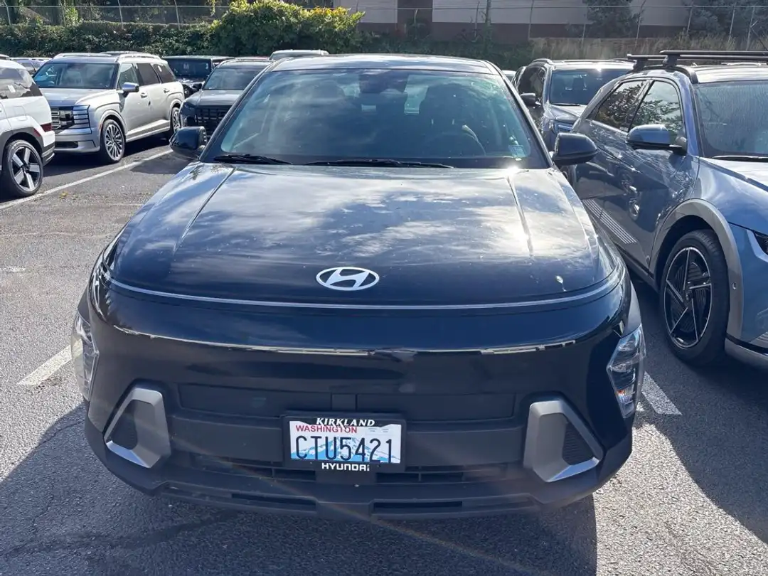 2025 Hyundai Kona SE - Image 2