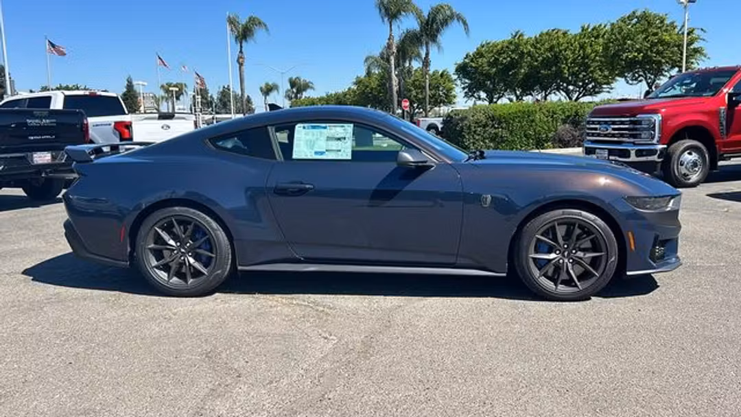 2026 Ford Mustang Dark Horse - Image 2