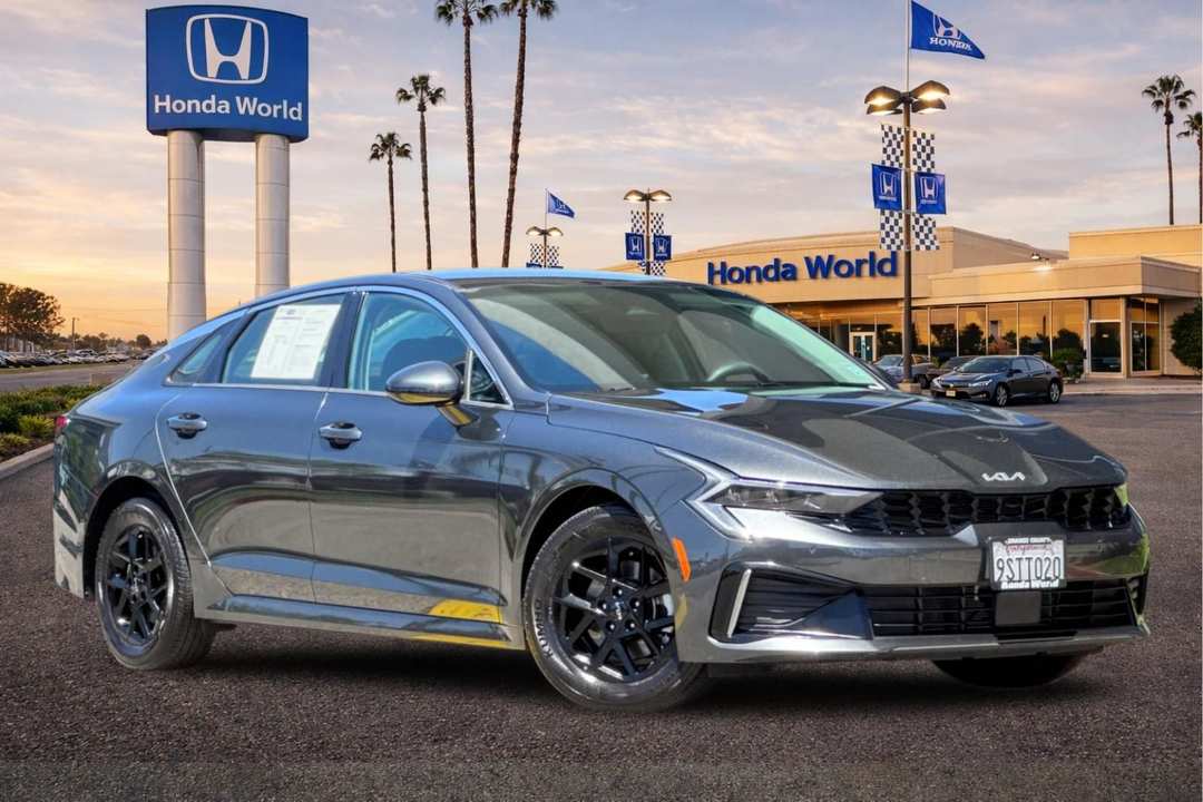 2025 Kia K5 LXS - Image 2
