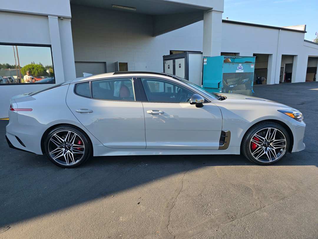 2022 Kia Stinger GT1 - Image 3