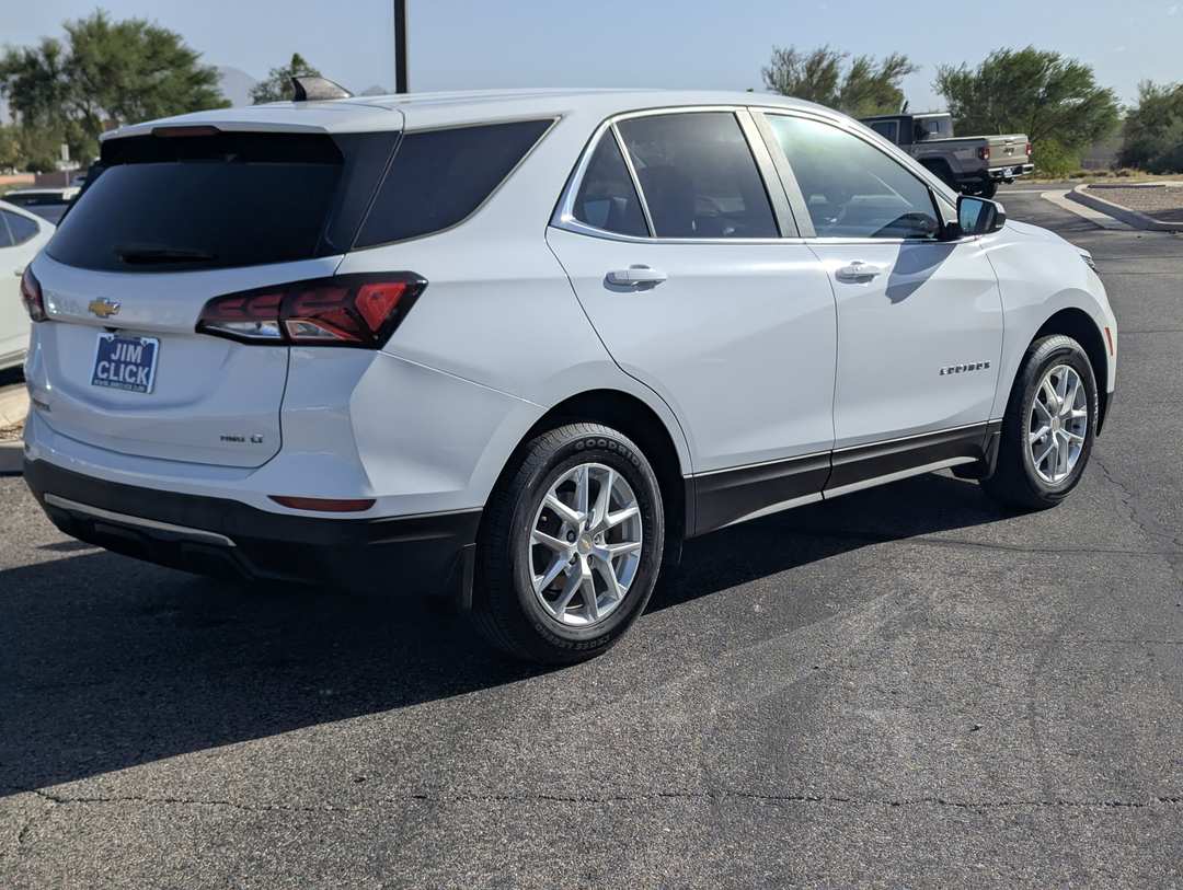 2023 Chevrolet Equinox LT - Image 2