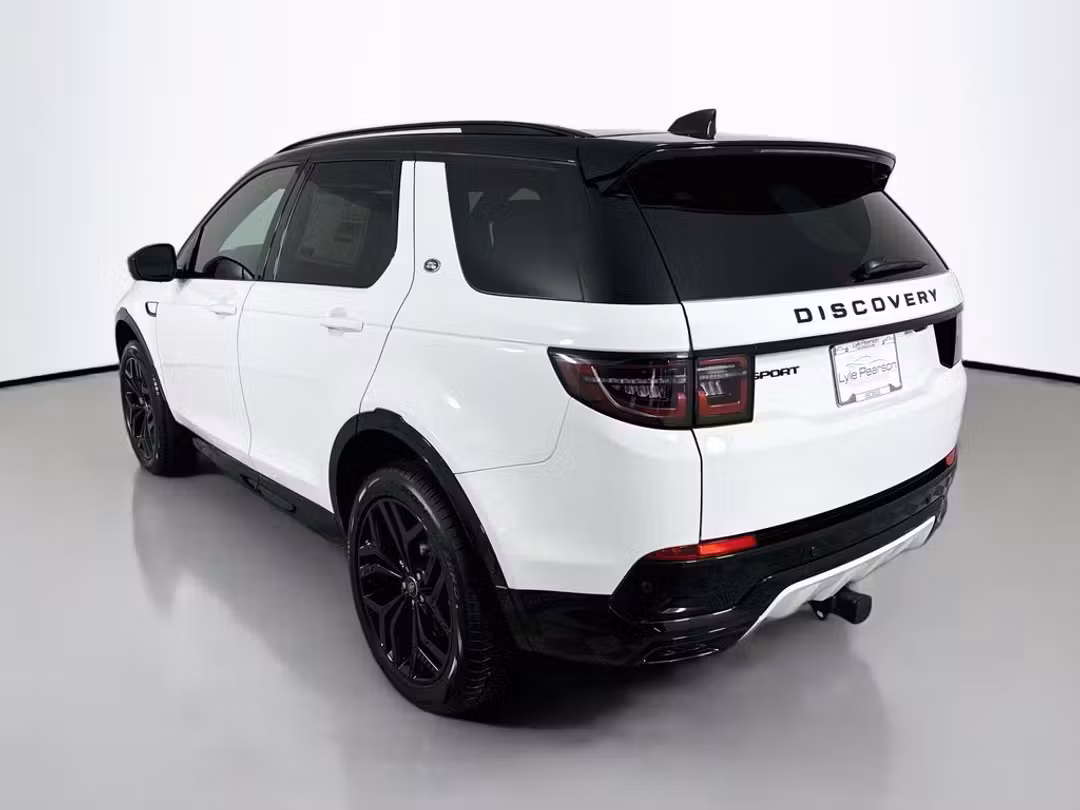 2026 Land Rover Discovery Sport Landmark - Image 3