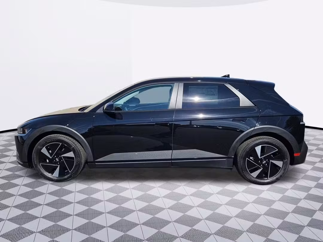 2026 Hyundai Ioniq 5 SEL - Image 3