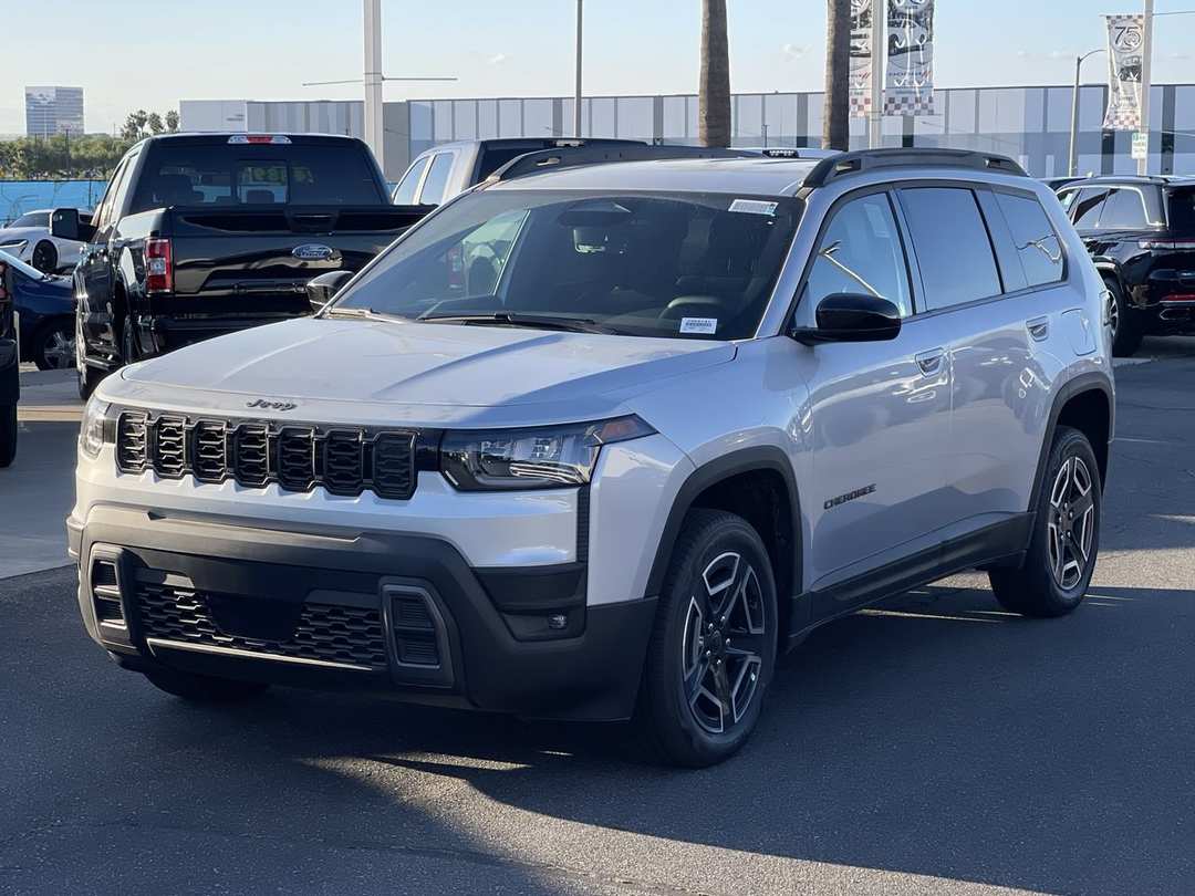 2026 Jeep Cherokee Laredo - Image 3