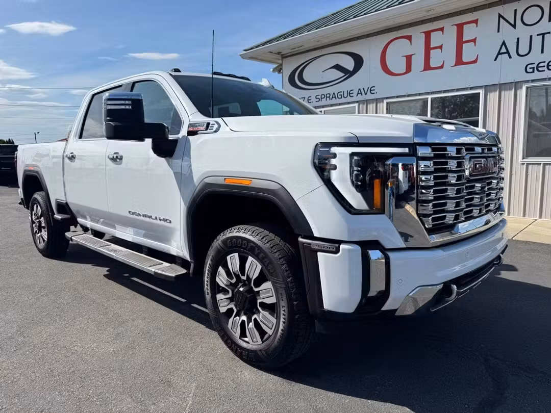 2024 GMC Sierra 2500Hd Denali - Image 2