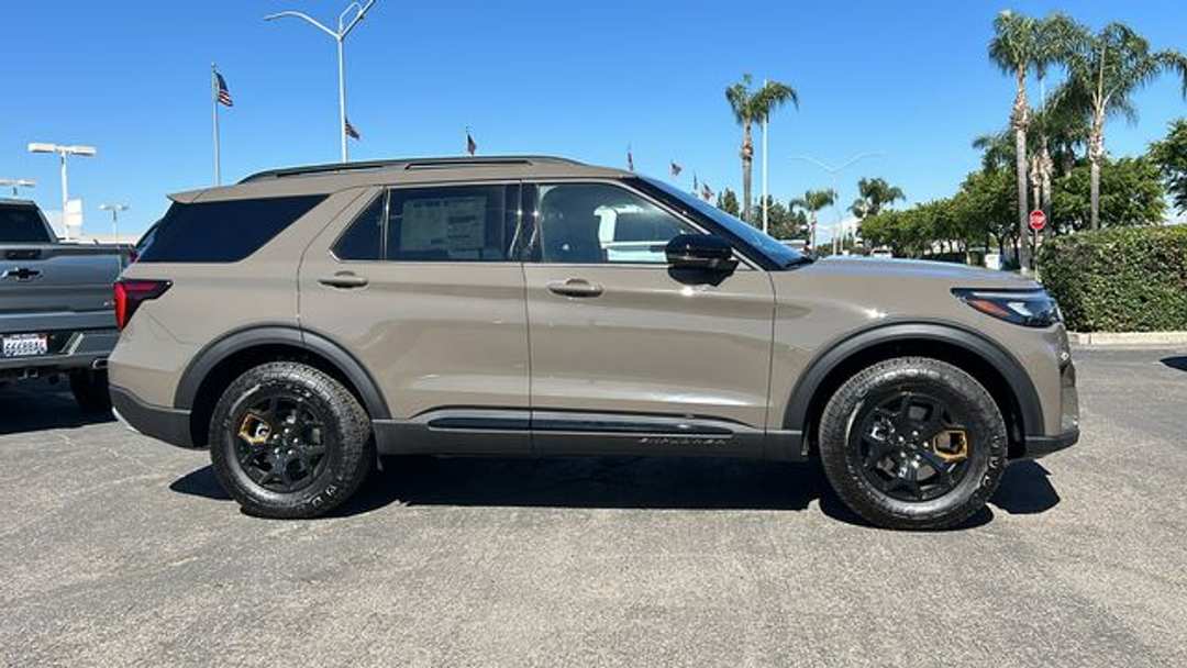 2026 Ford Explorer Tremor - Image 2