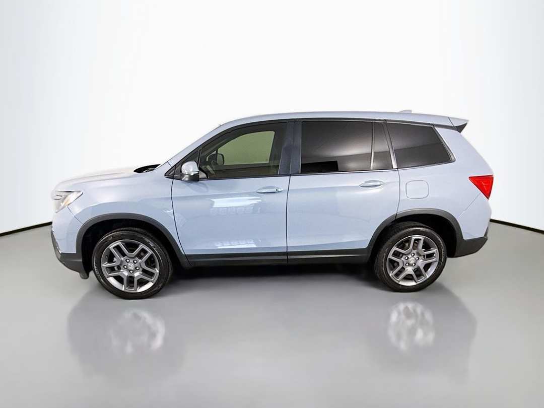 2022 Honda Passport EXL - Image 2