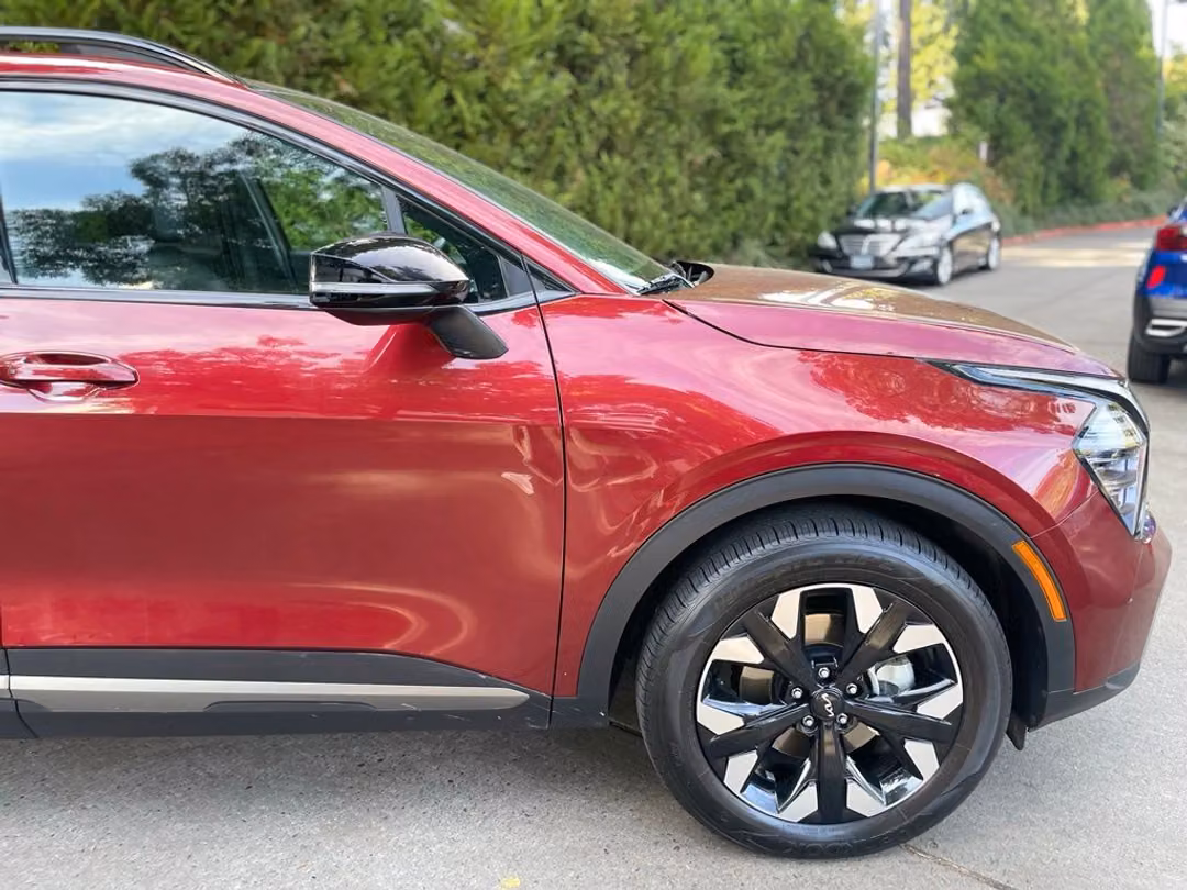 2024 Kia Sportage Plug-In Hybrid XLine - Image 2