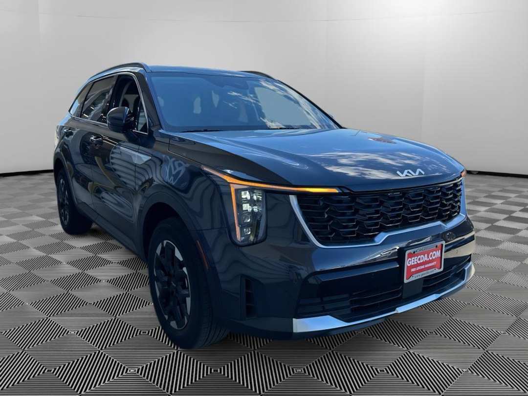 2026 Kia Sorento S - Image 3