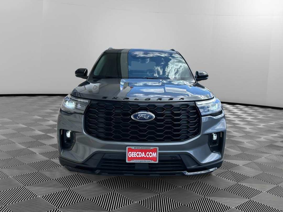 2025 Ford Explorer ST - Image 2