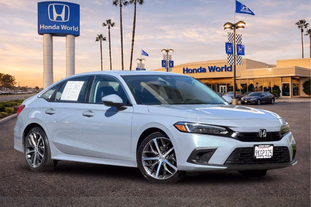 2024 Honda Civic Touring - Image 2