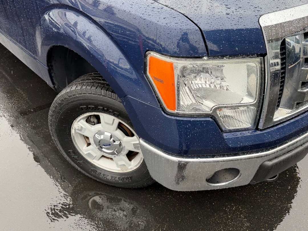 2011 Ford F-150 XLT - Image 2