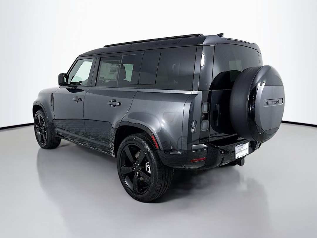 2026 Land Rover Defender 110 XDynamic SE - Image 3