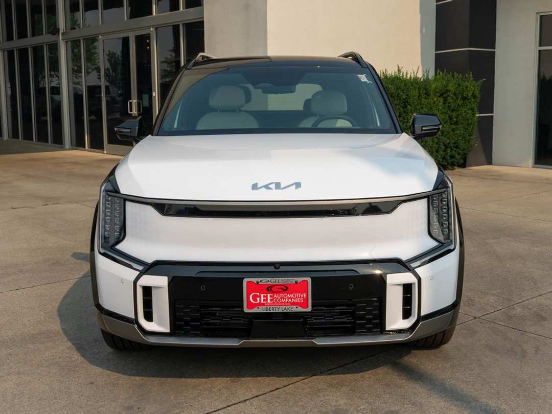 2026 Kia Ev9 GTLine - Image 2