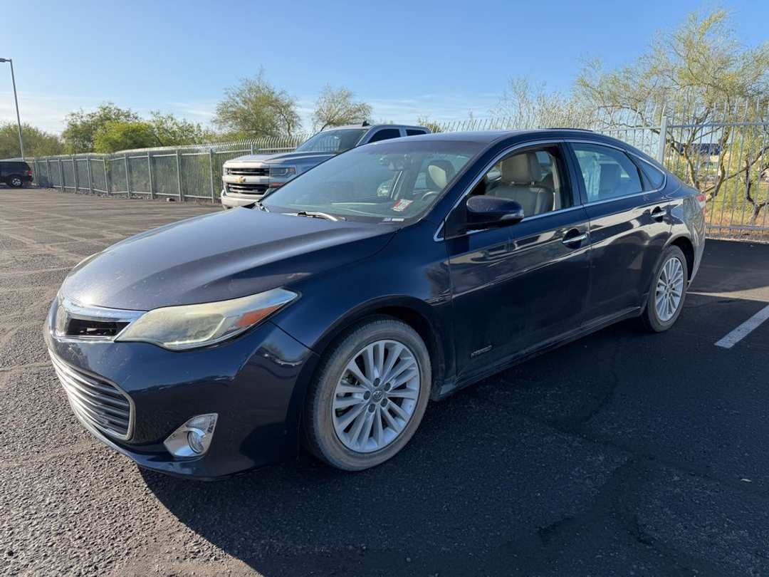 2014 Toyota Avalon Hybrid Limited - Image 3