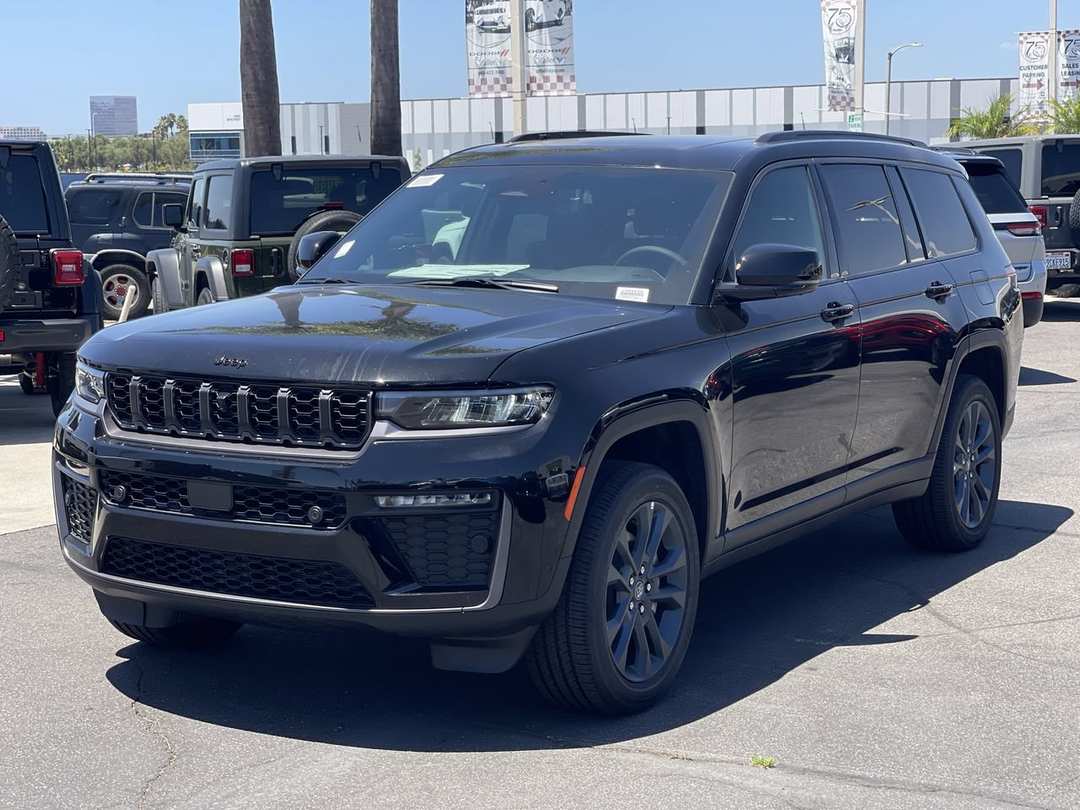2026 Jeep Grand Cherokee L 85th Anniversary Edition - Image 3