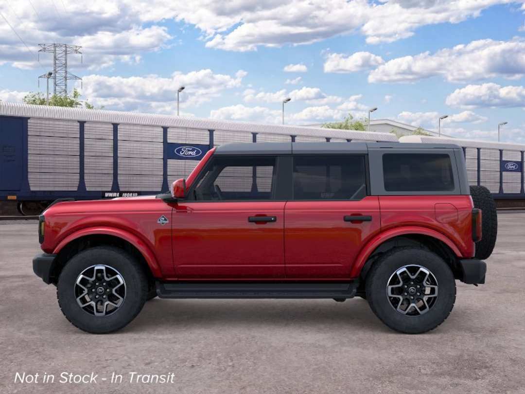 2026 Ford Bronco Outer Banks - Image 3