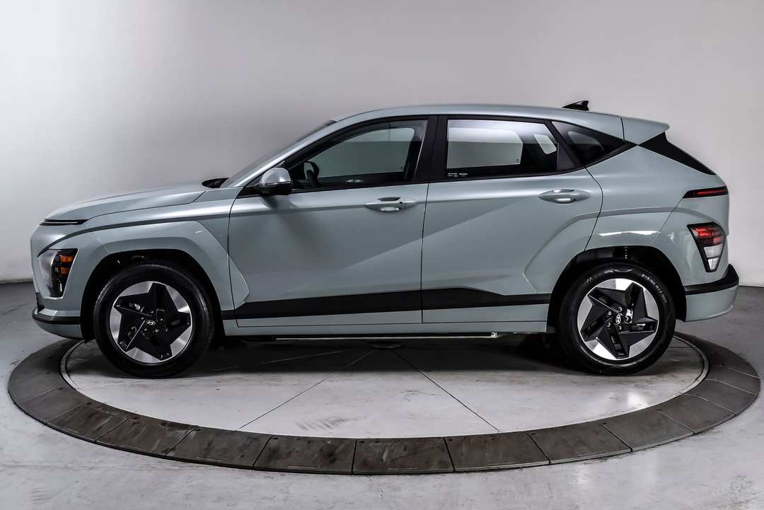 2024 Hyundai Kona SE - Image 3