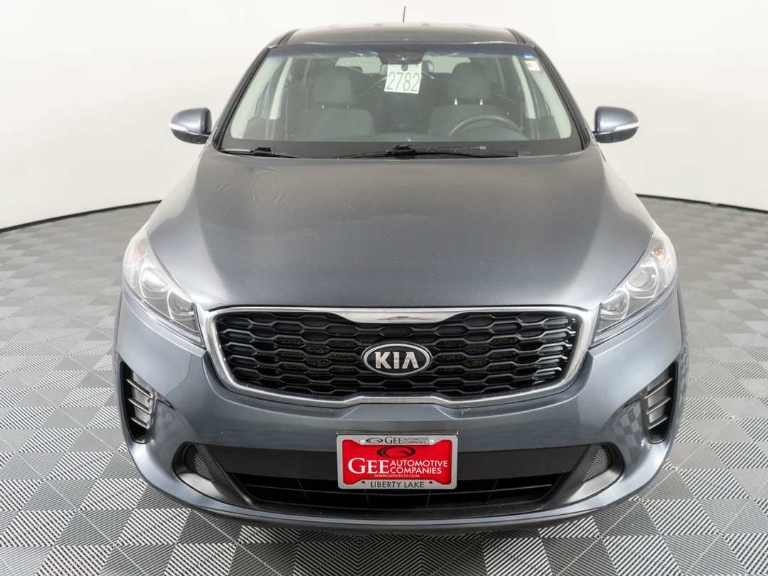 2020 Kia Sorento LX - Image 2