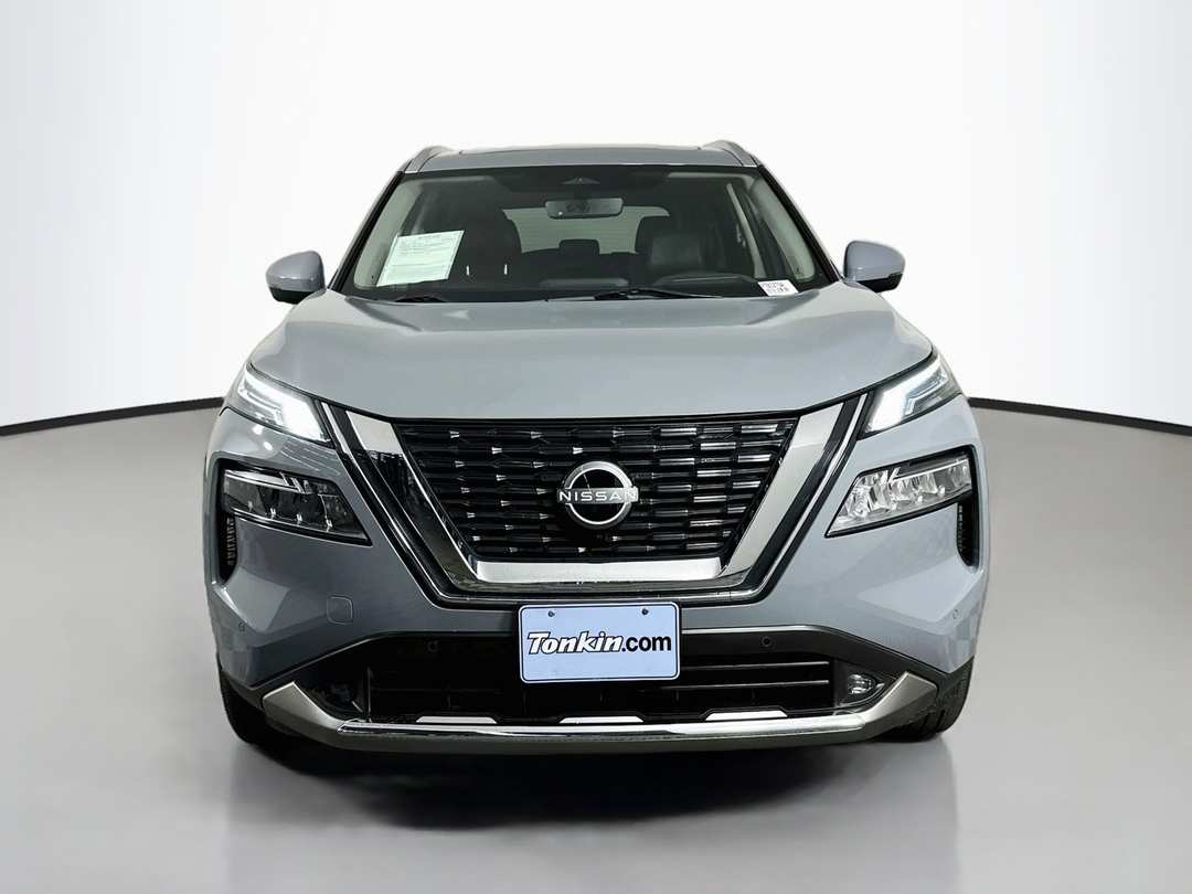 2022 Nissan Rogue Platinum - Image 2