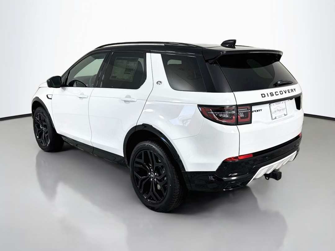 2026 Land Rover Discovery Sport Landmark - Image 3