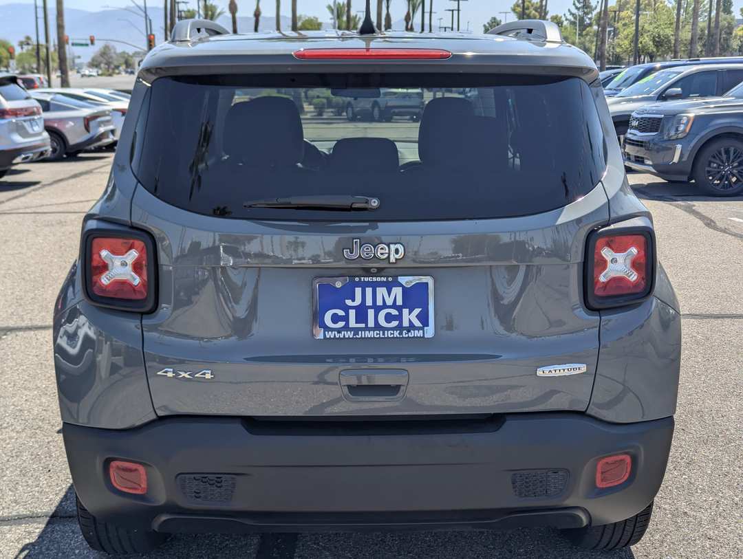 2022 Jeep Renegade Latitude - Image 3