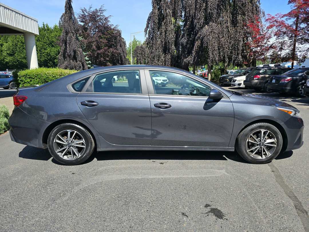 2023 Kia Forte LXS - Image 3