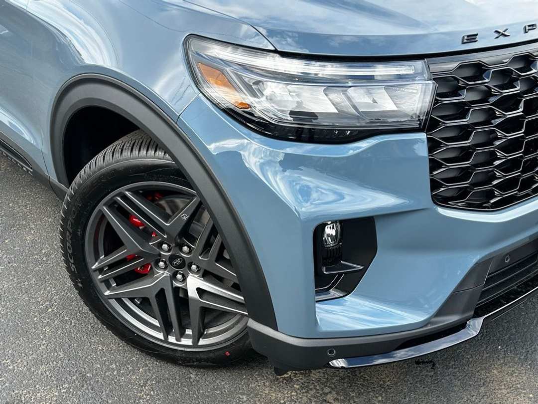 2026 Ford Explorer ST - Image 2