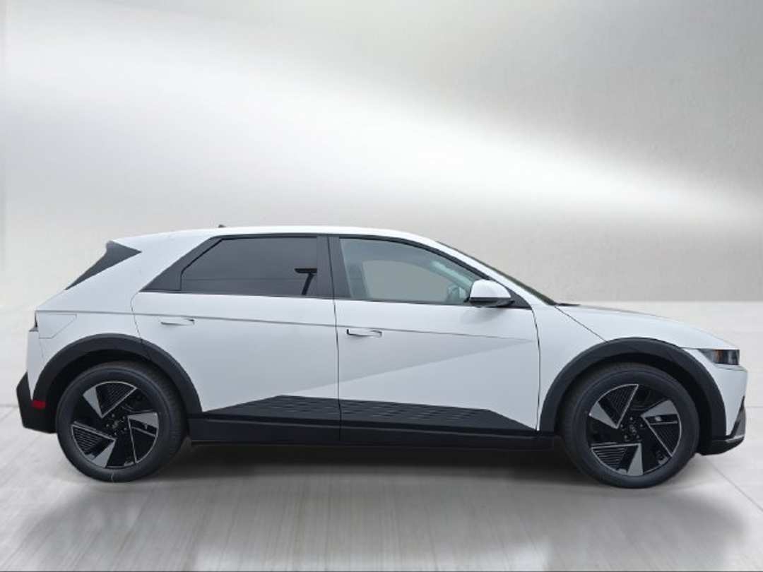 2026 Hyundai Ioniq 5 SE - Image 2