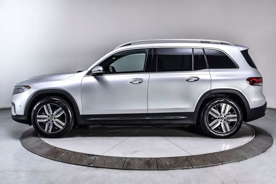 2023 Mercedes-Benz EQB 300 - Image 3