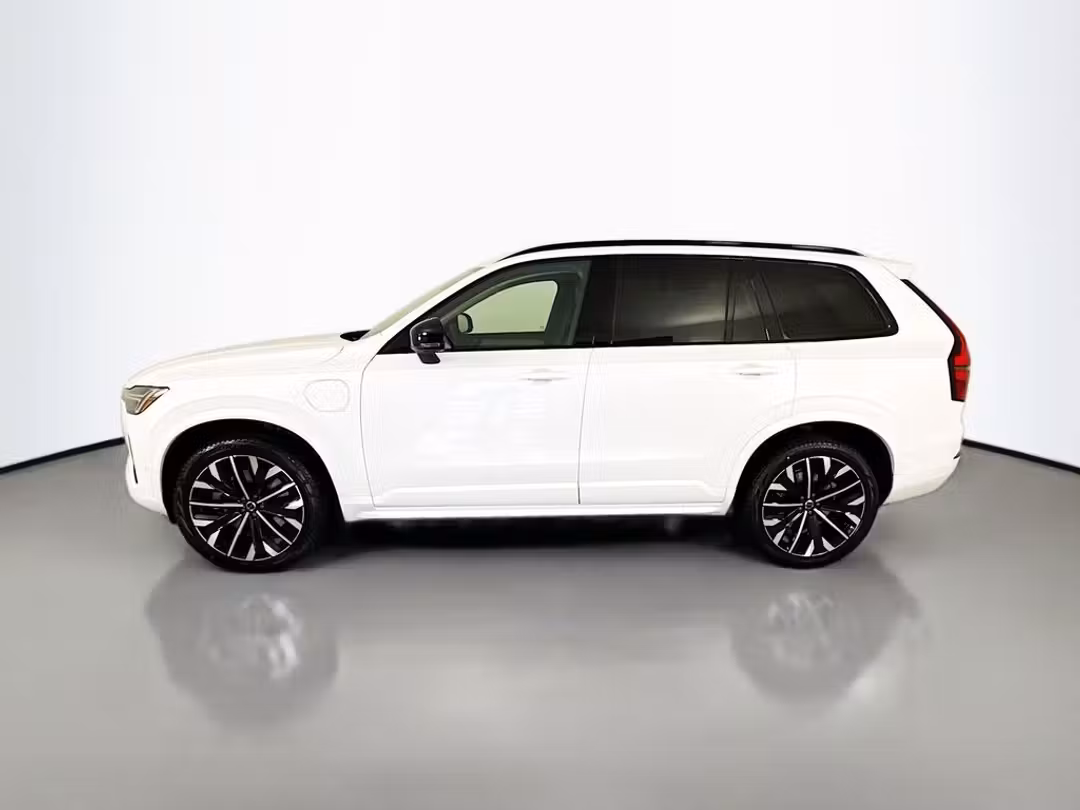 2026 Volvo Xc90 Plug-In Hybrid T8 Ultra - Image 2