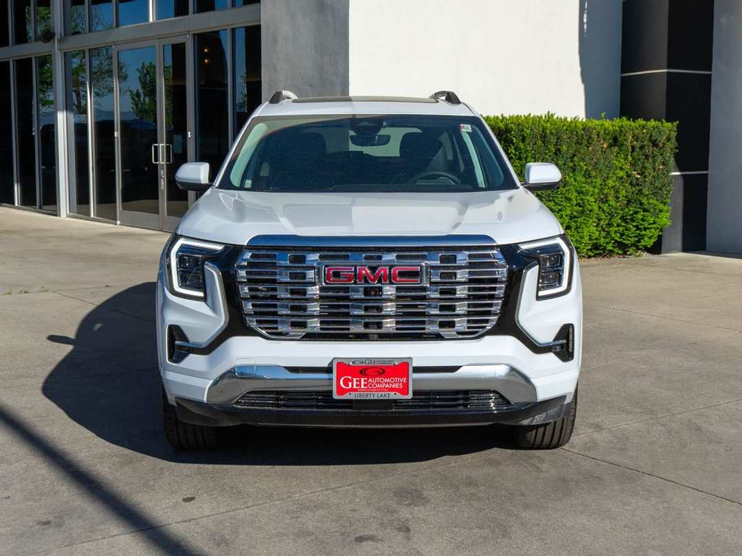 2026 GMC Terrain Denali - Image 2