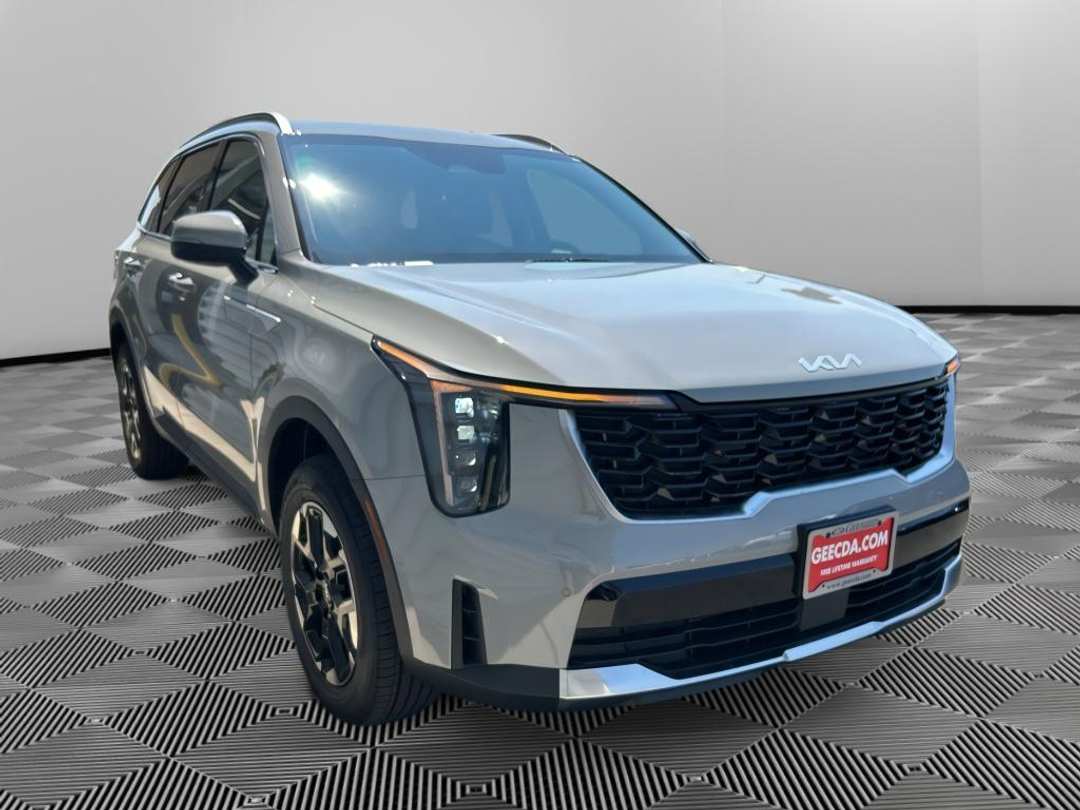2026 Kia Sorento S - Image 3