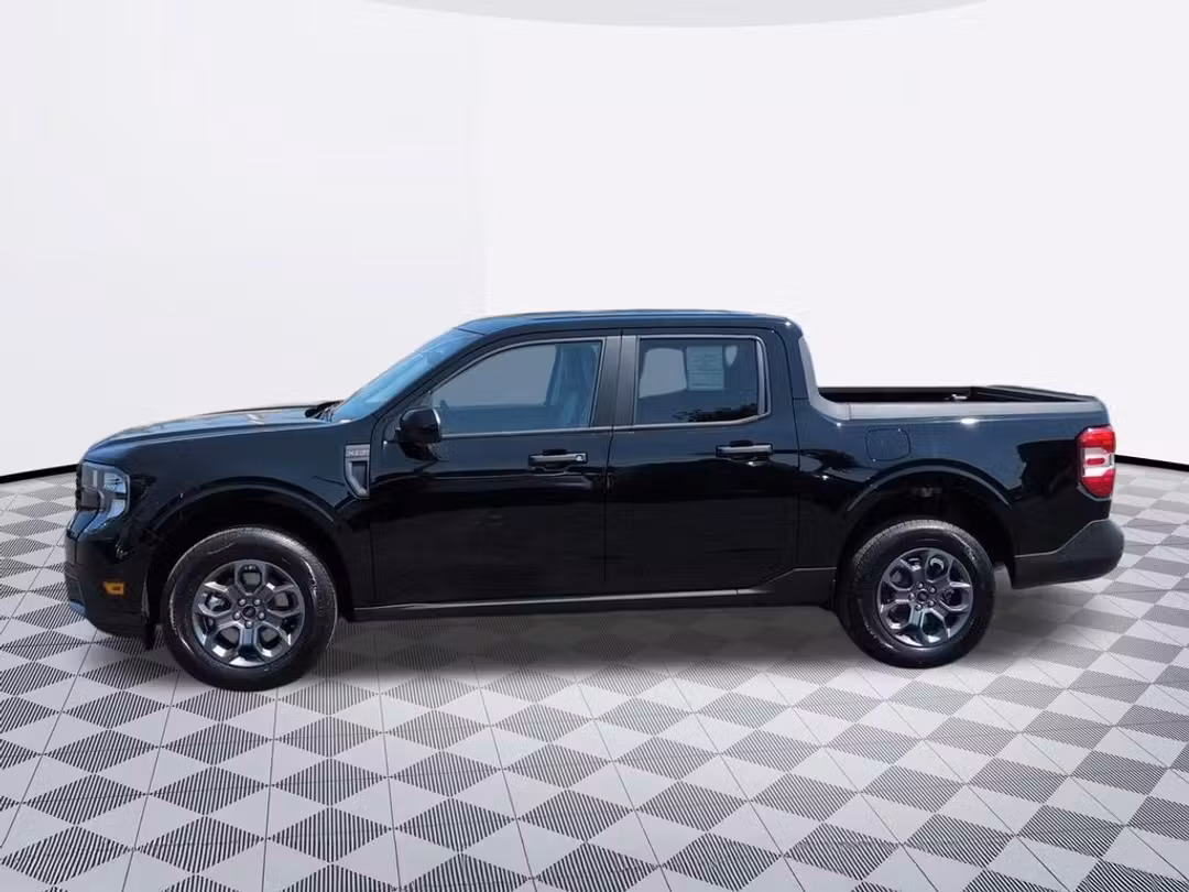 2026 Ford Maverick XLT - Image 2