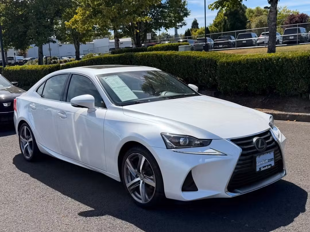2018 Lexus Is 300 - Image 2